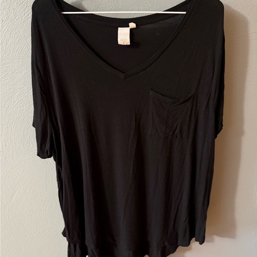 Chic Black V-Neck Short Sleeve Tee
